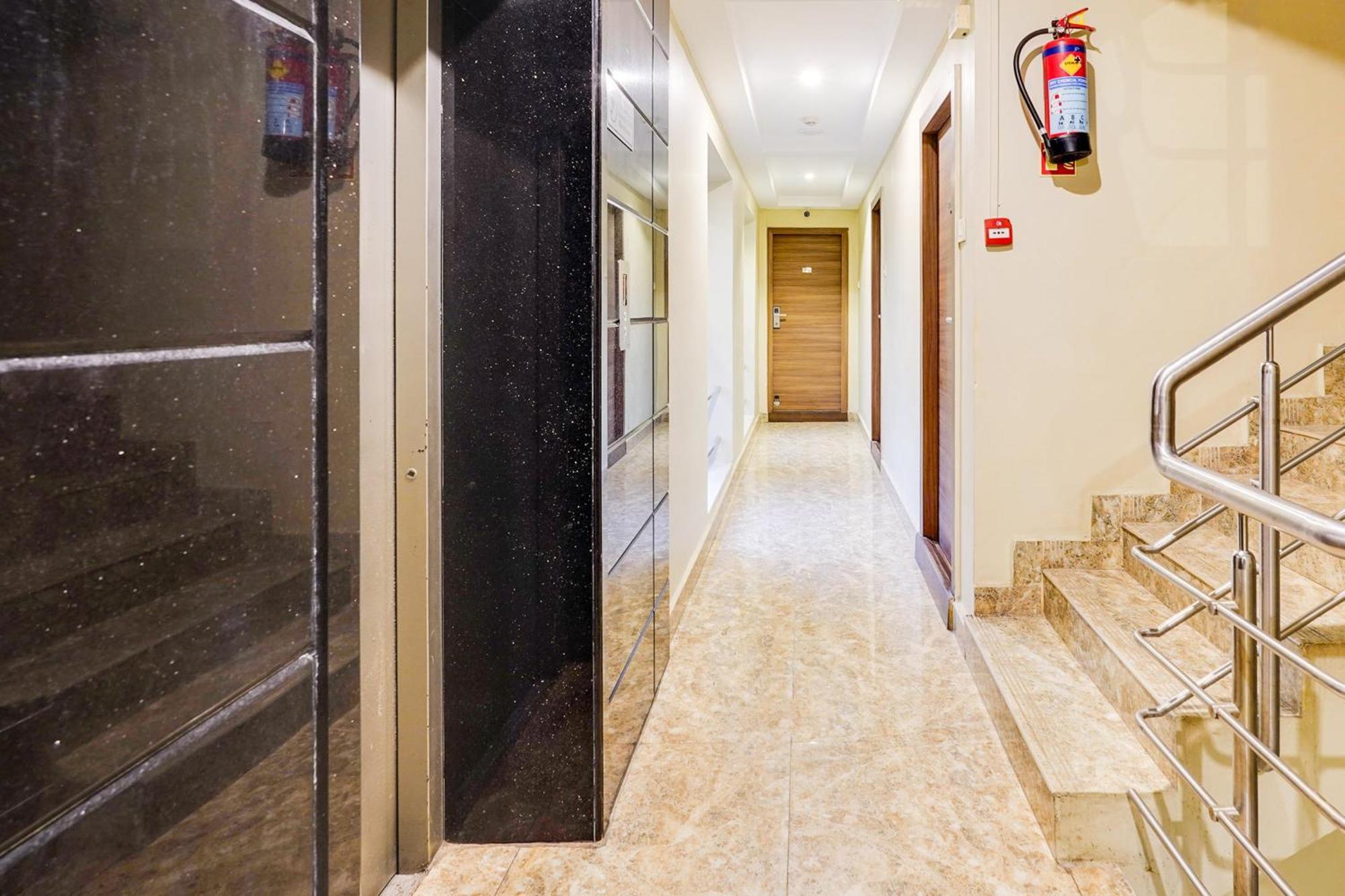 Super Townhouse Oak Kodambakkam Formerly Cine City Chennai Extérieur photo